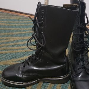 Dr. Martens Made in England 14 eye Women's UK6/US8
